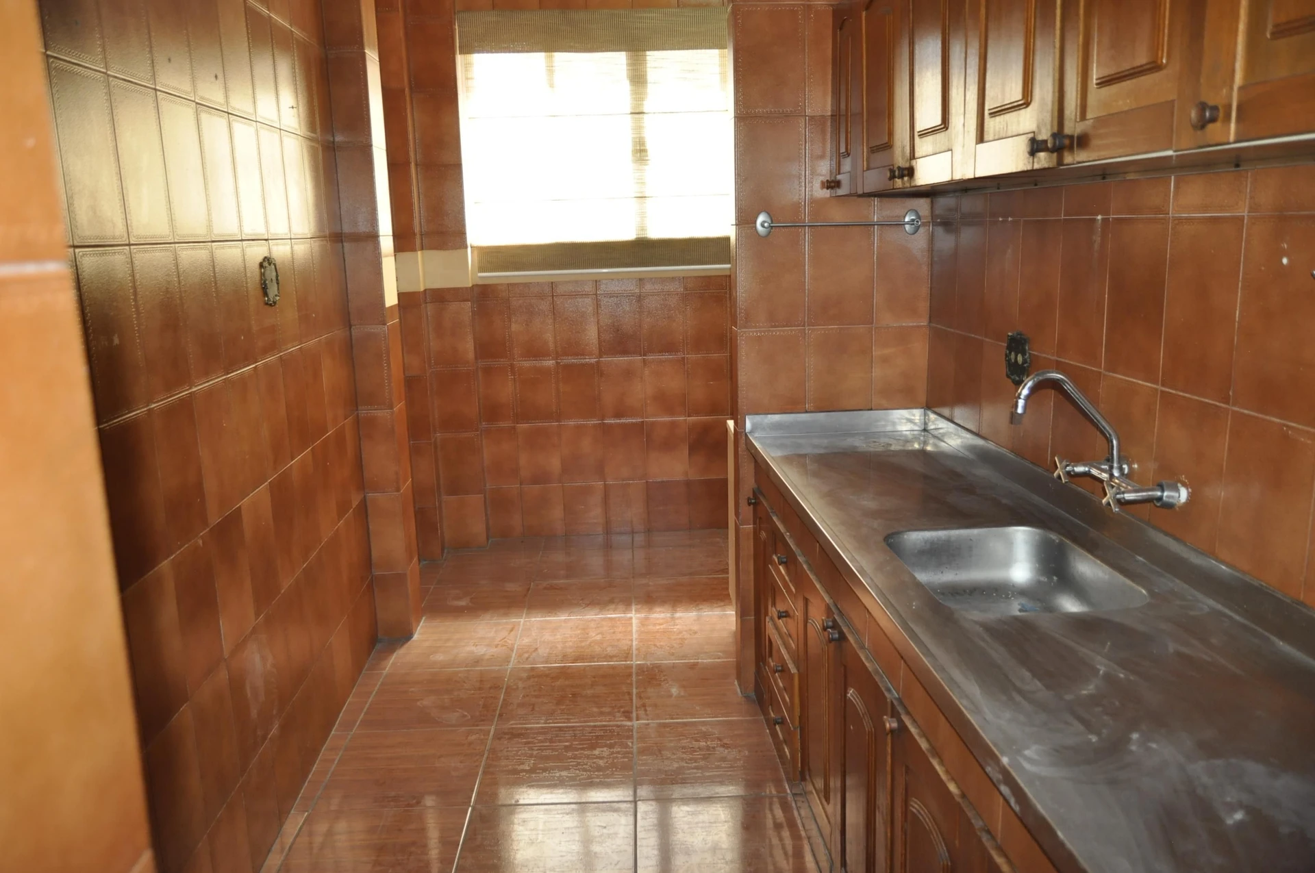 Unfurnished apartment with 2 bedrooms and private garden — photo 12