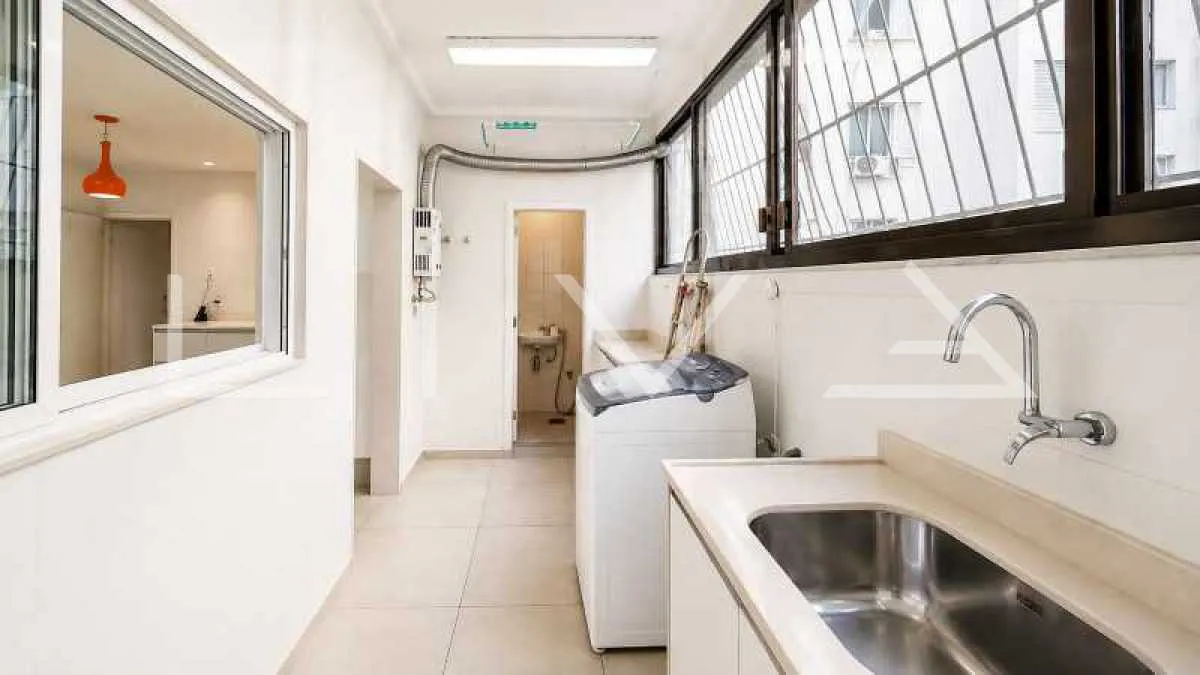 Water view in a 3-bedroom apartment, 260 m² — photo 28