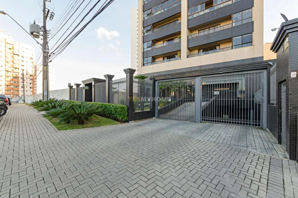249 m² apartment with 3 bedrooms and 3 parking spots — photo 5