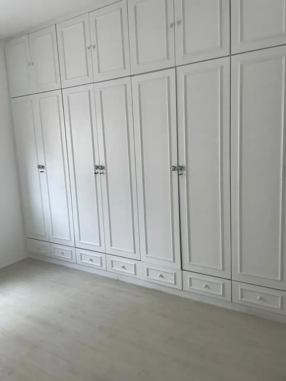 Unfurnished apartment with 5 bedrooms and 4 bathrooms — photo 16