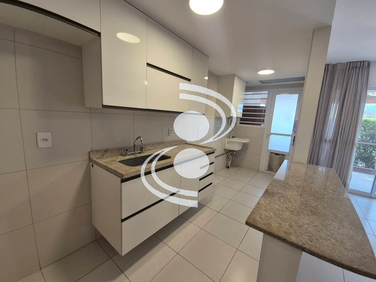 Garden-style apartment with 2 bedrooms and 4 bathrooms — photo 16