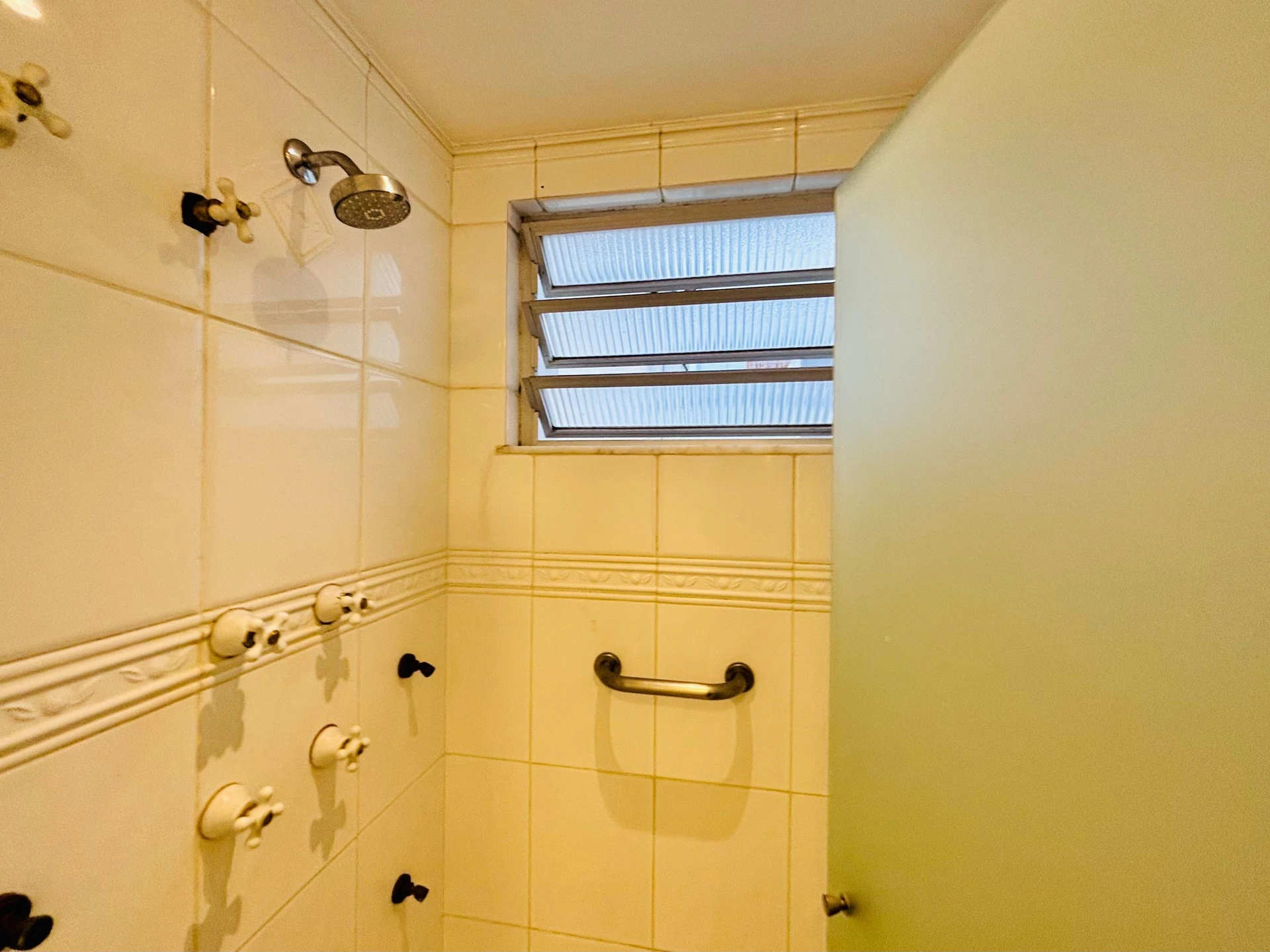 Mountain view in a 4-bedroom apartment, 220 m² — photo 28