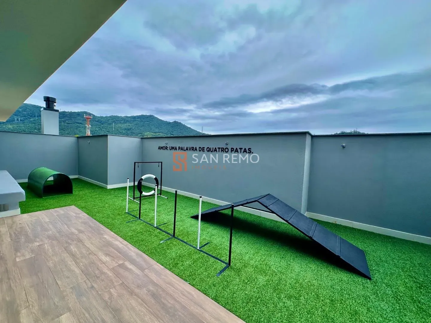 Furnished garden apartment with 2 en-suite bedrooms — photo 9