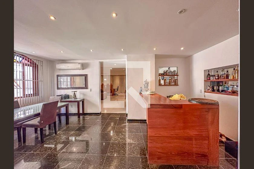 Мебльований будинок з 3 спальнями та 810 м² — photo 2