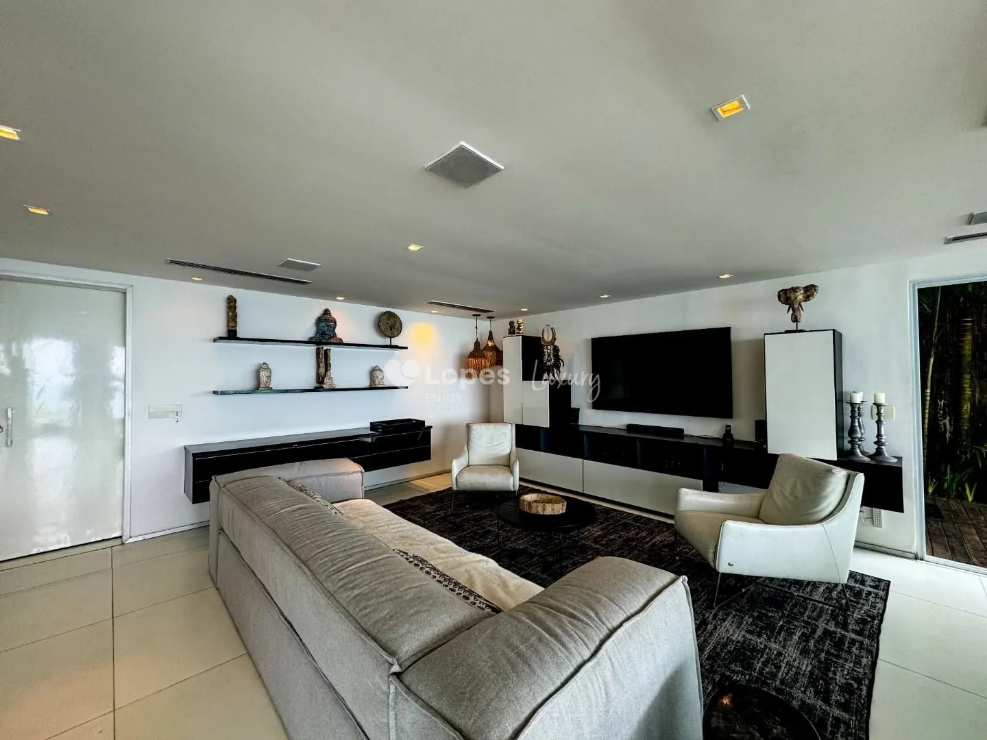 House with 5 en-suite bedrooms, 8 baths and 3 parking — photo 29