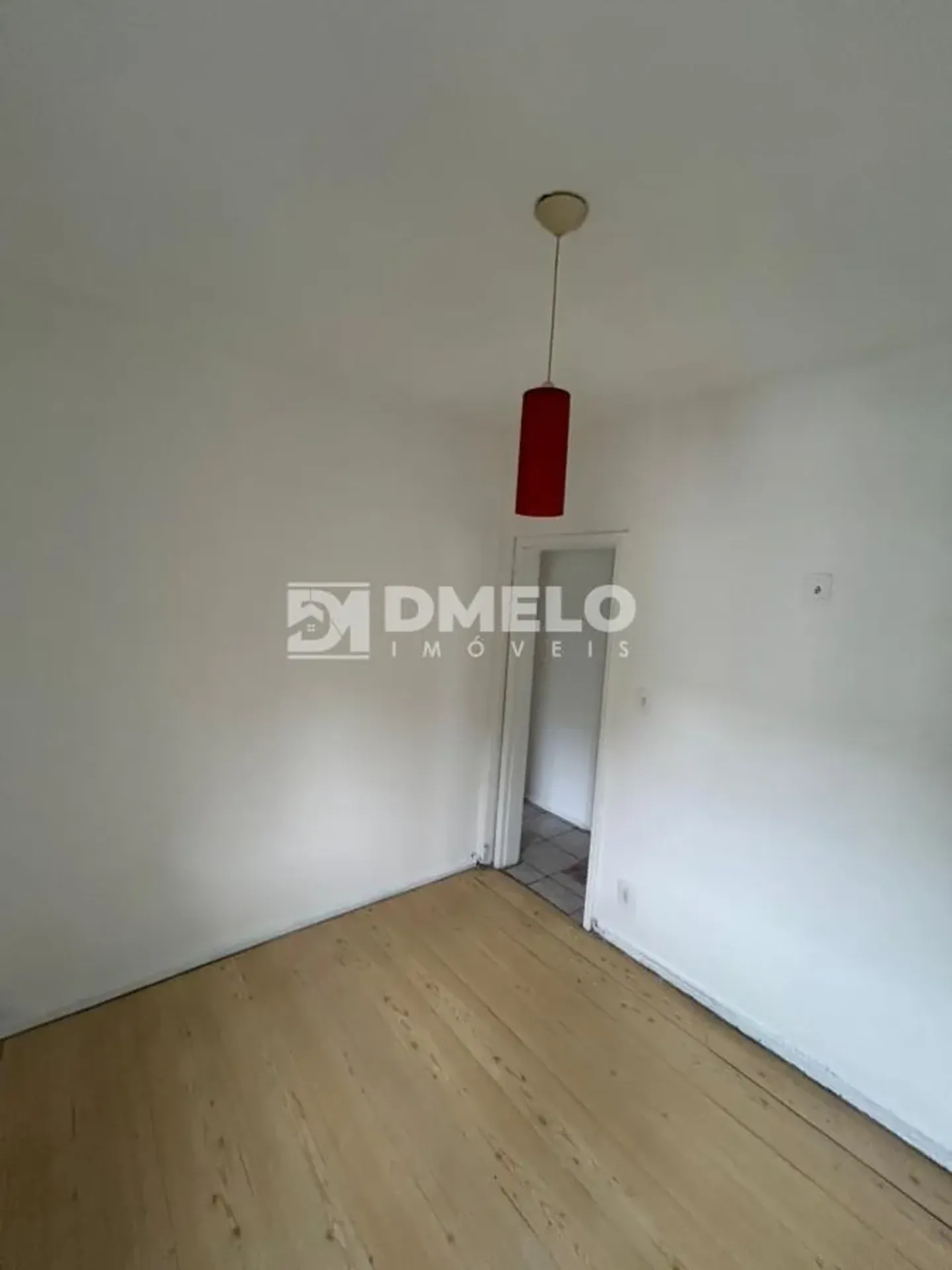 2-bedroom apartment with a separate kitchen and living room — photo 12