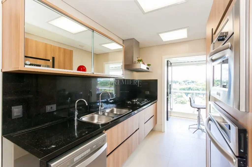 Furnished 158 m² apartment with 3 bedrooms and 5 bathrooms — photo 16