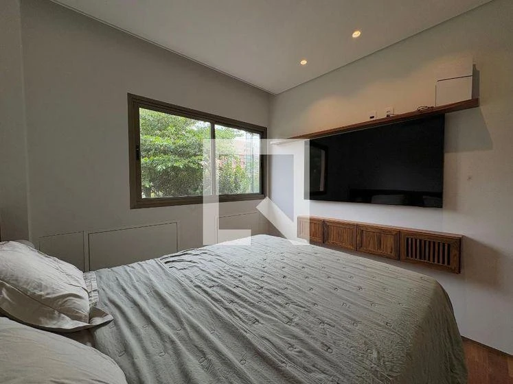 2-bedroom apartment with a glass-enclosed balcony — photo 42