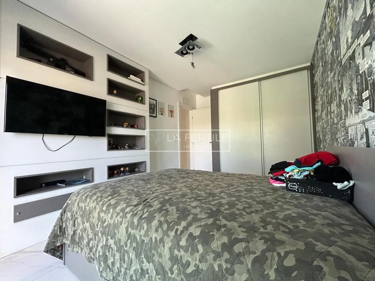 Casa de 3 dormitorios con balcón gourmet en Curitiba — photo 48