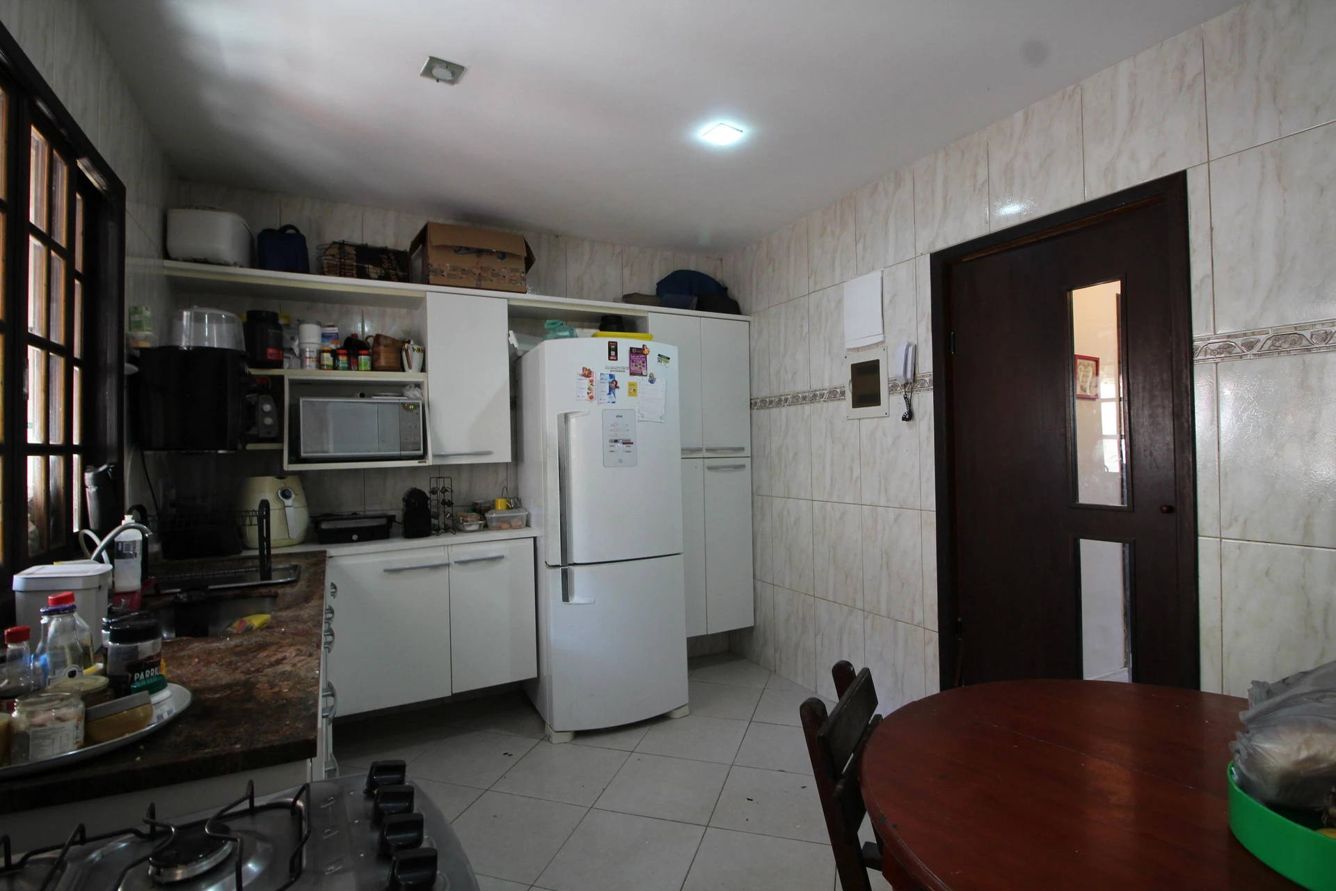 Furnished house with 3 bedrooms, private yard and 1 parking spot — photo 3