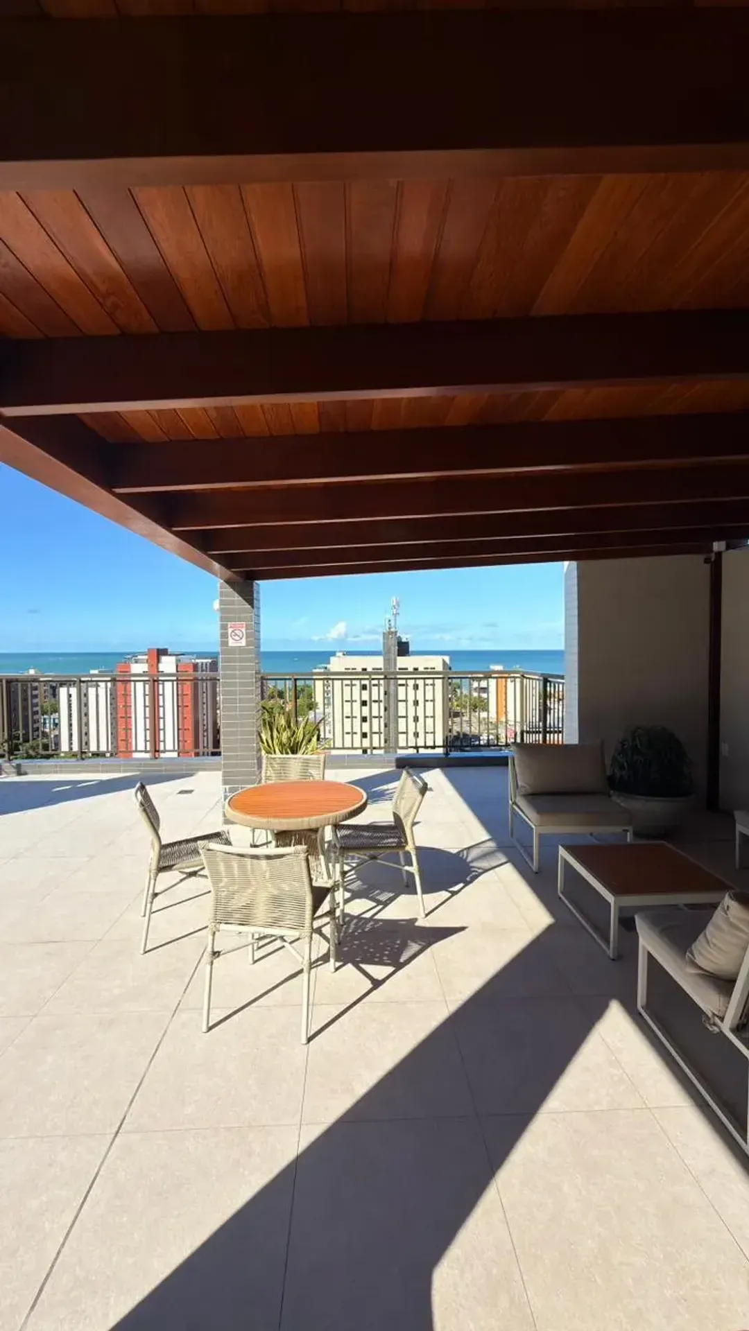 Furnished 42 m² apartment with 1 bedroom and 1 parking spot — photo 32