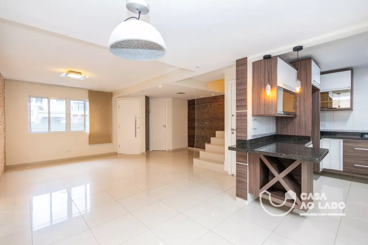 Unfurnished 146 m² townhouse with open kitchen and gas
