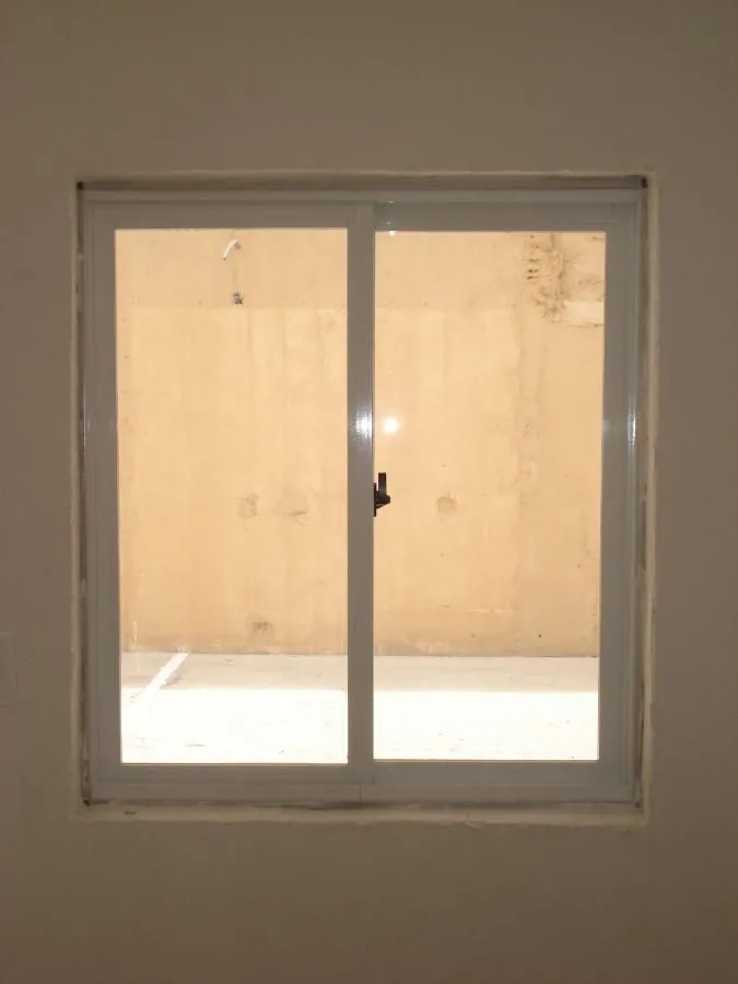 20 m² studio-style unit with separate kitchen and glass shower
