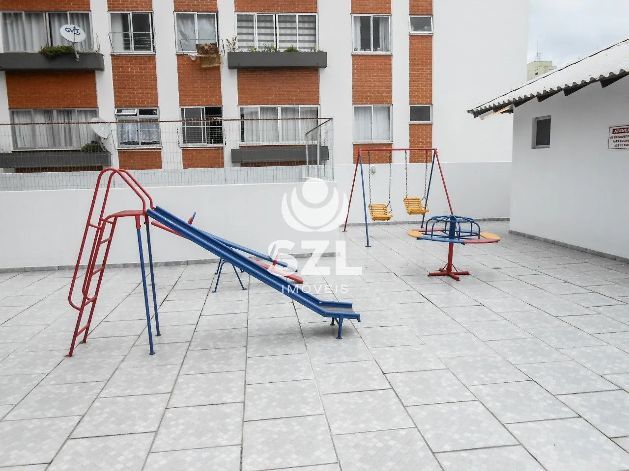 Apartment, 79 m², with wood or laminate floors — photo 12