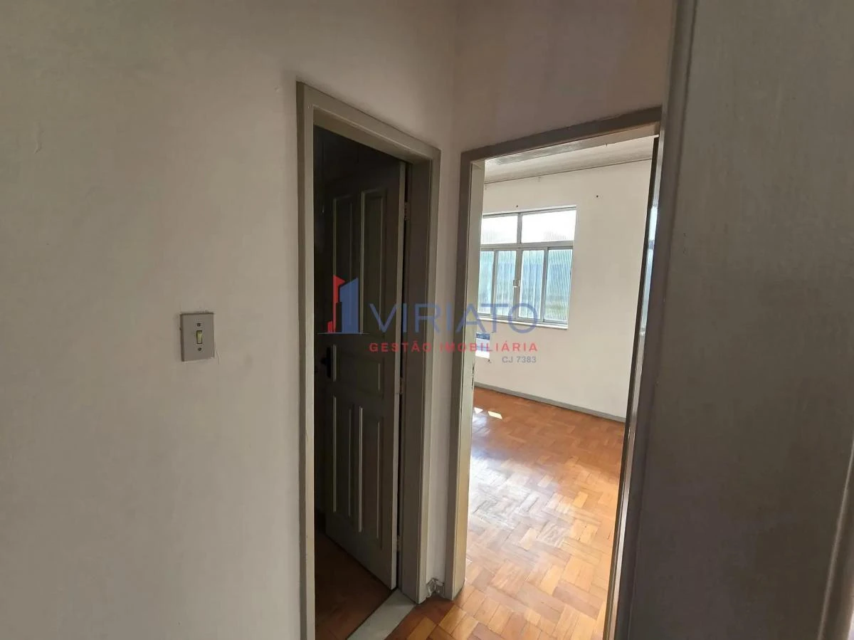 Apartment, 71 m², with wood or laminate floors — photo 2