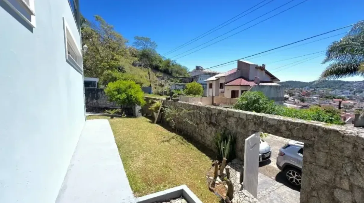 3-bedroom house with a balcony built-in BBQ — photo 8