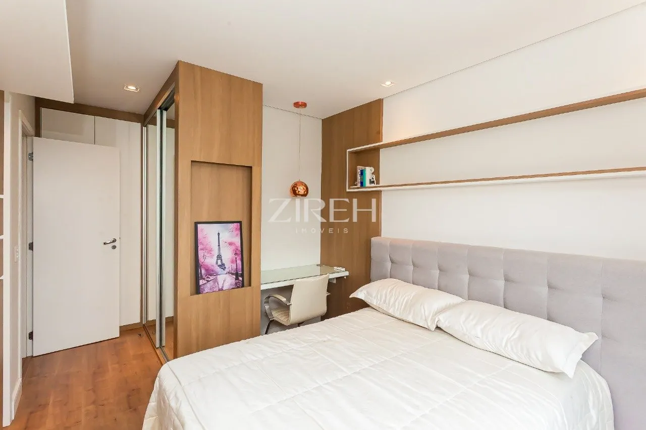 3-bedroom apartment in a building with a gym — photo 28