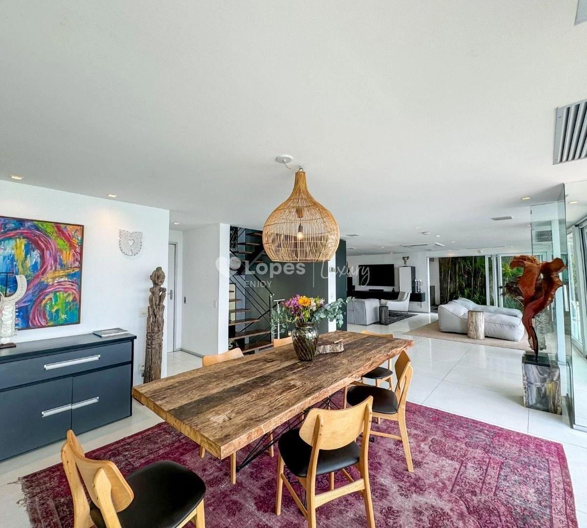 House with 5 en-suite bedrooms, 8 baths and 3 parking — photo 46
