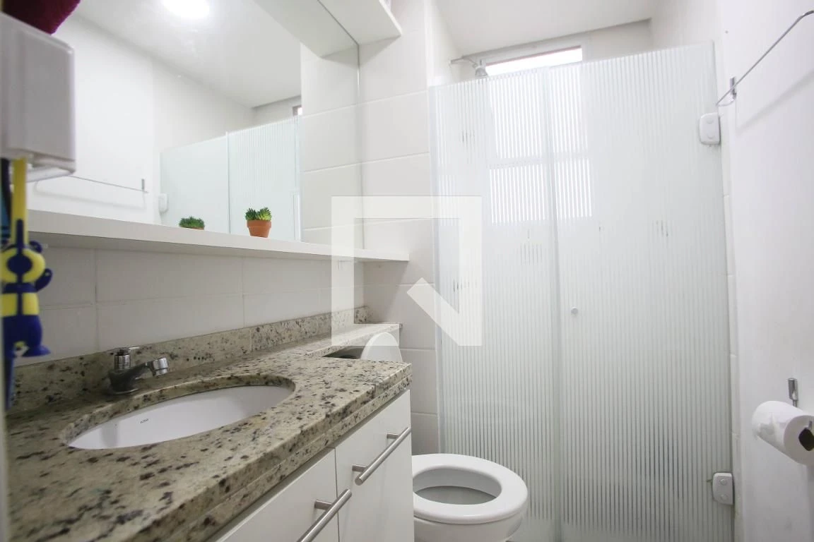 Apartamento com 2 quartos e cozinha fechada — photo 23
