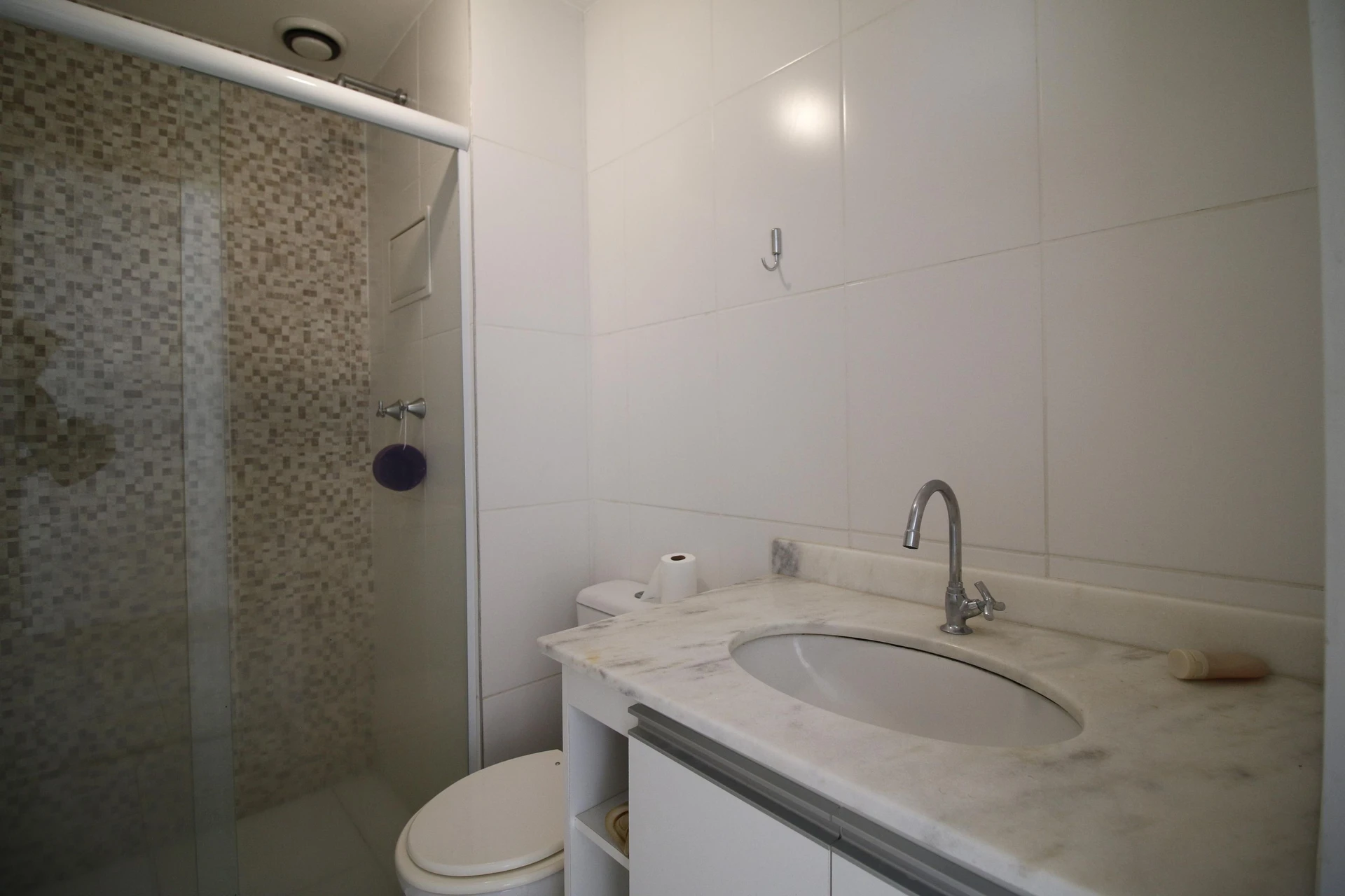 3-bedroom apartment in a building with a gym — photo 33