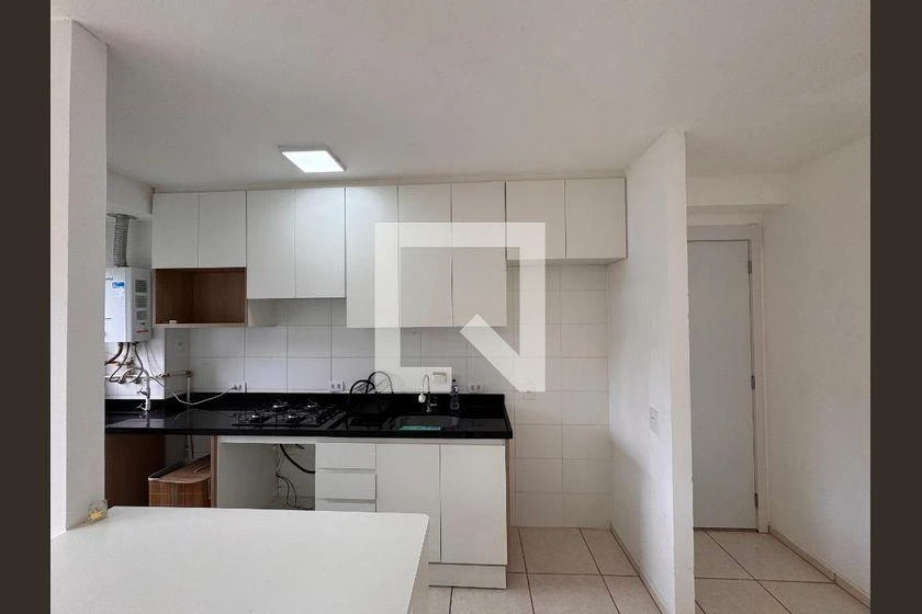 Apartamento de 2 quartos em condomínio com academia