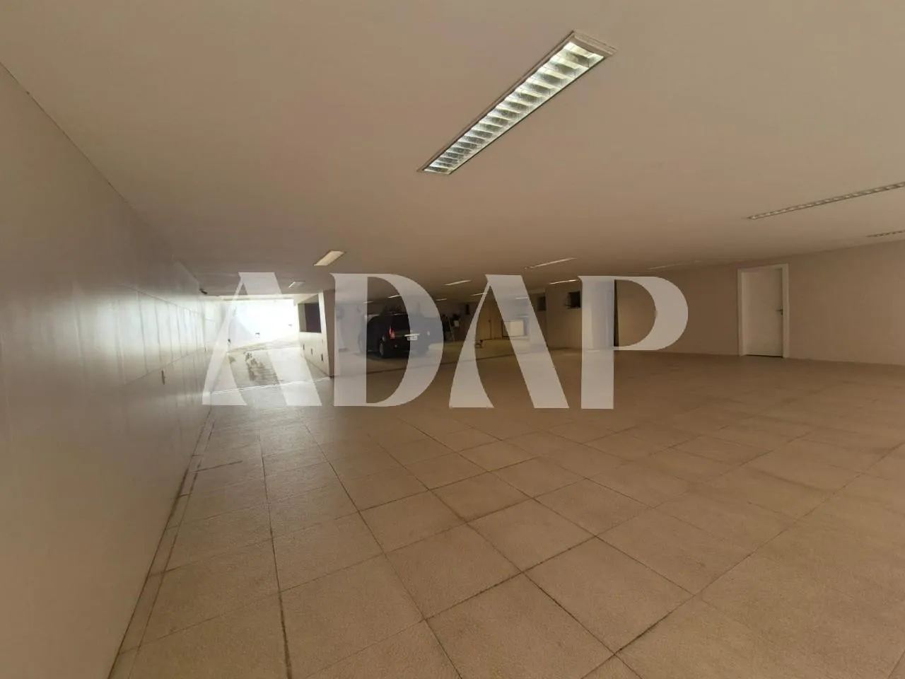 1253 m² house with 7 bedrooms and a private garden — photo 32