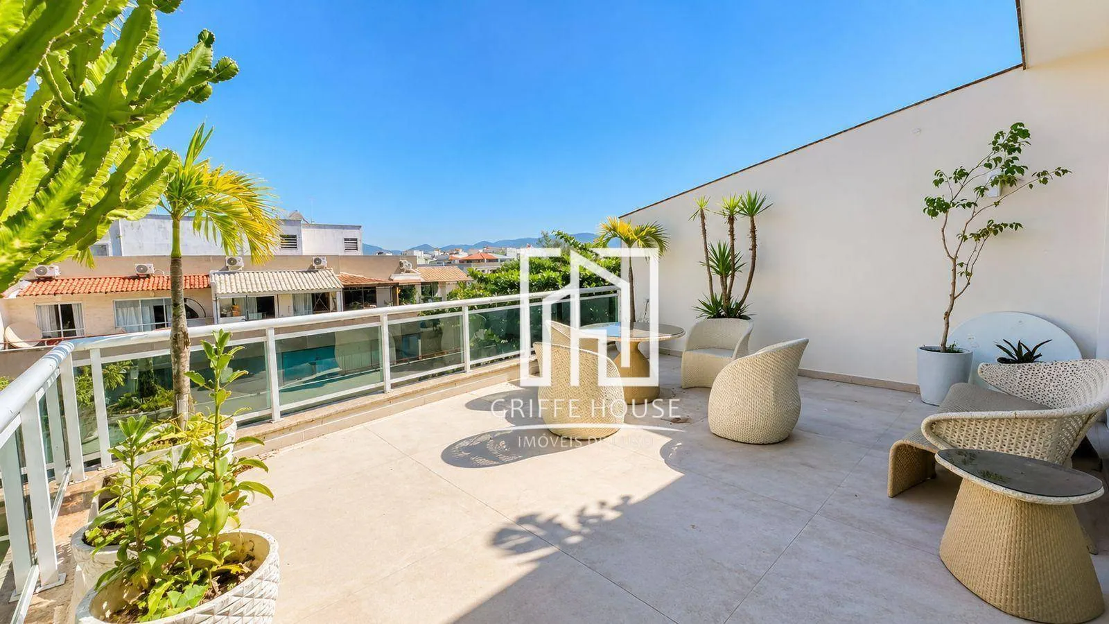 Furnished apartment, 400 m², with a home office — photo 15