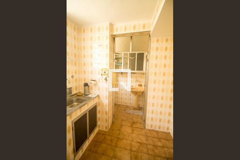 2-bedroom apartment in a building with a pool — photo 24