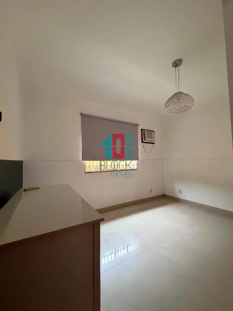House with shared outdoor pool, 2 bedrooms and 400 m² — photo 36