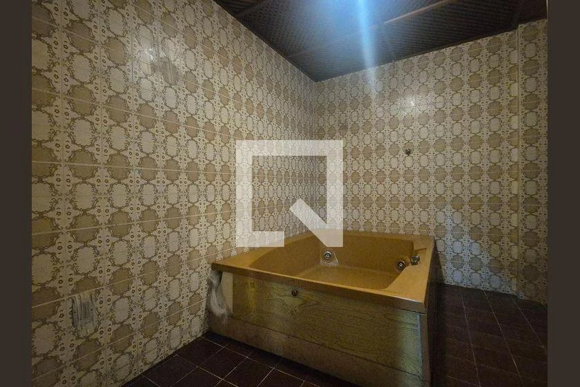 Casa para aluguel com 4 quartos e 2 suítes em 1500 m² — photo 42