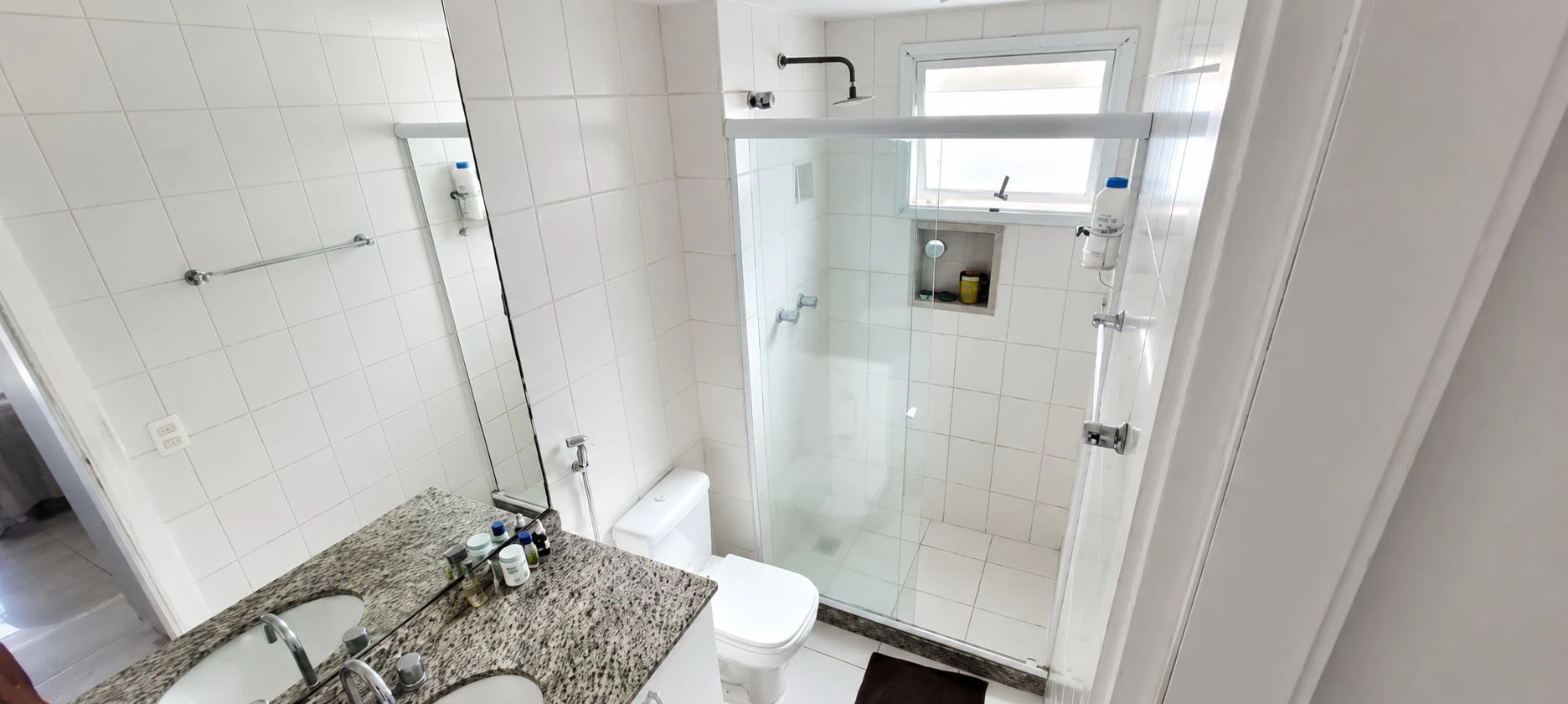 Glass-enclosed balcony in a 3-bedroom apartment, 200 m² — photo 16
