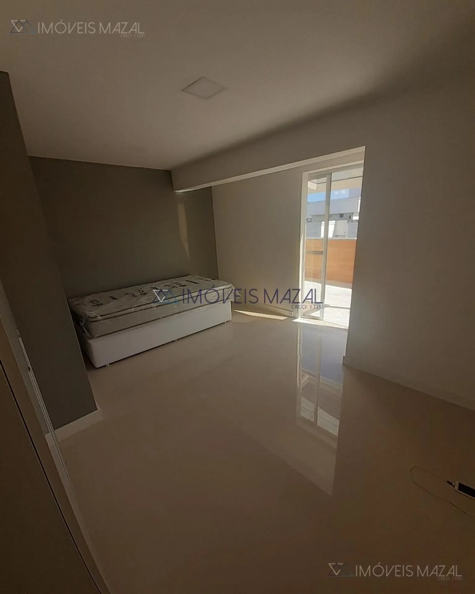 Linear duplex with 3 bedrooms and a BBQ balcony — photo 31