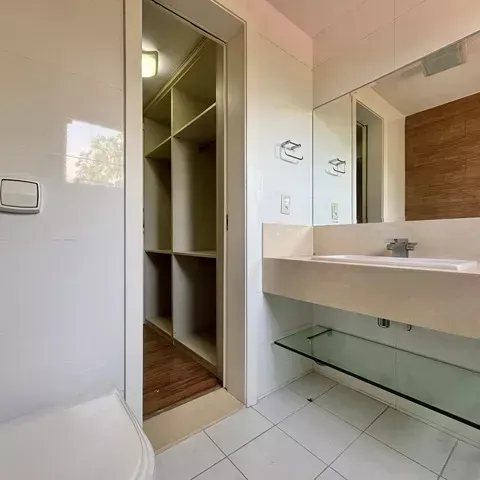 6 quartos e espaço de home office: casa de 550 m² — photo 68