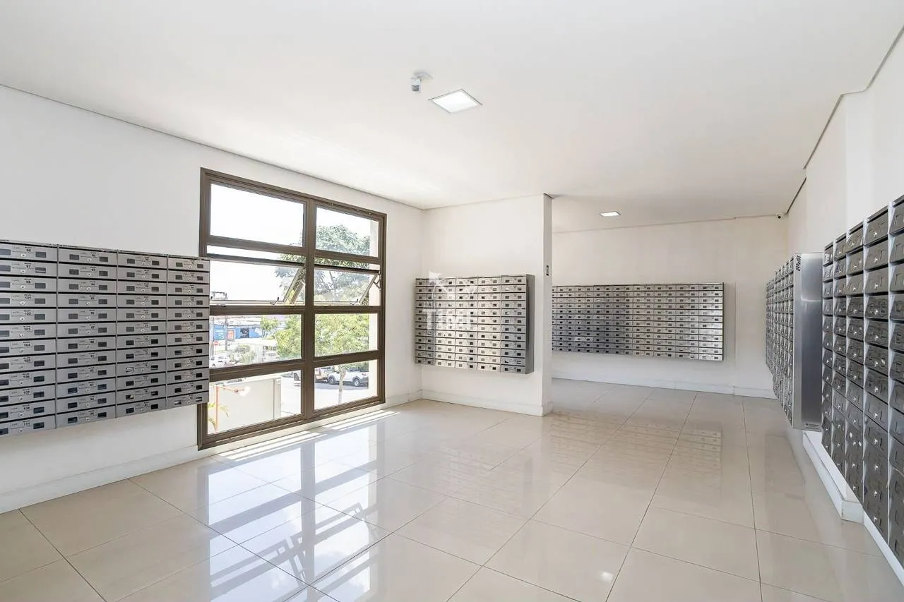 Wood or laminate floors in a 3-bedroom apartment, 78 m² — photo 46