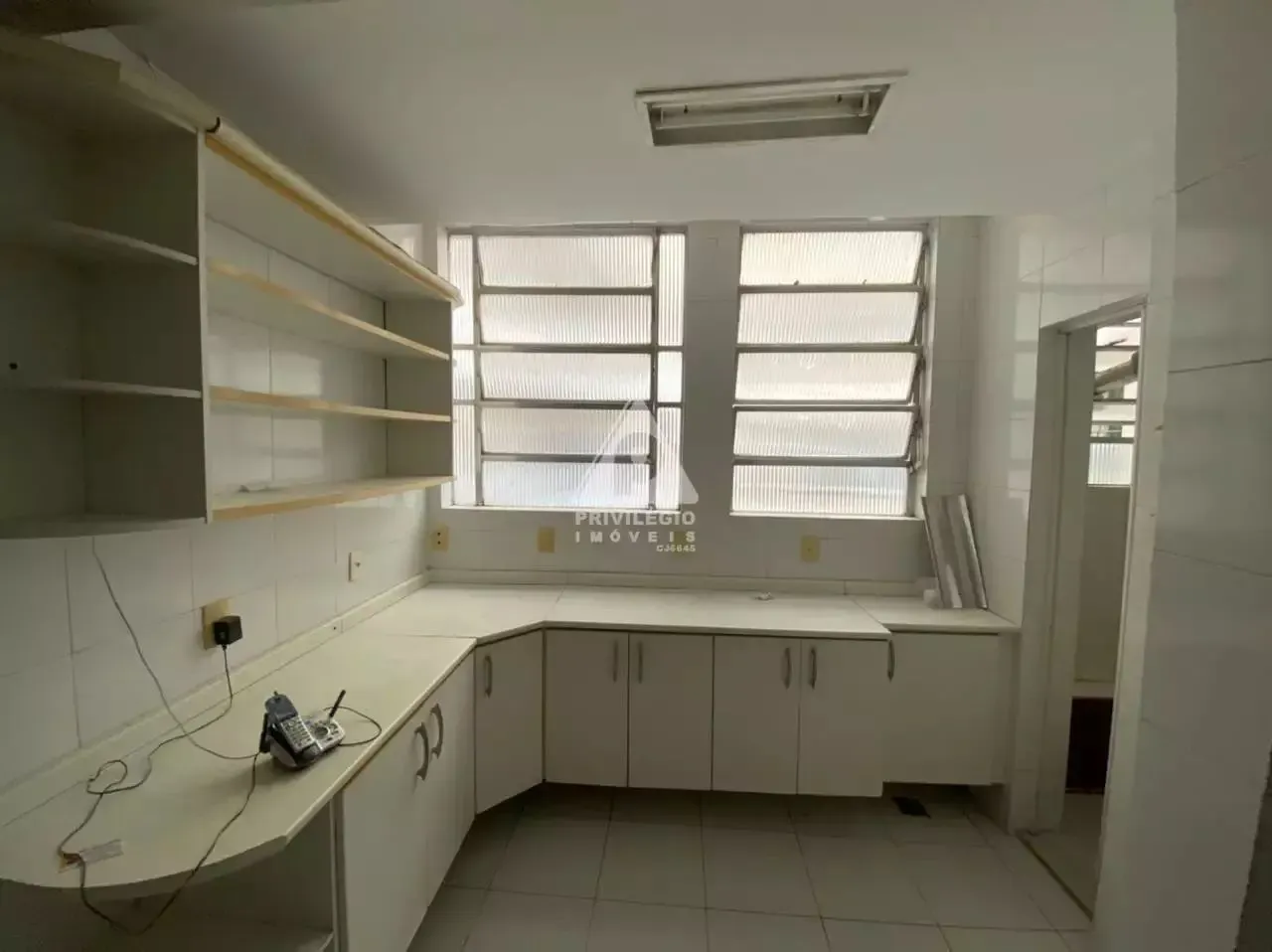Home office in a 2-bedroom apartment, 98 m² — photo 2