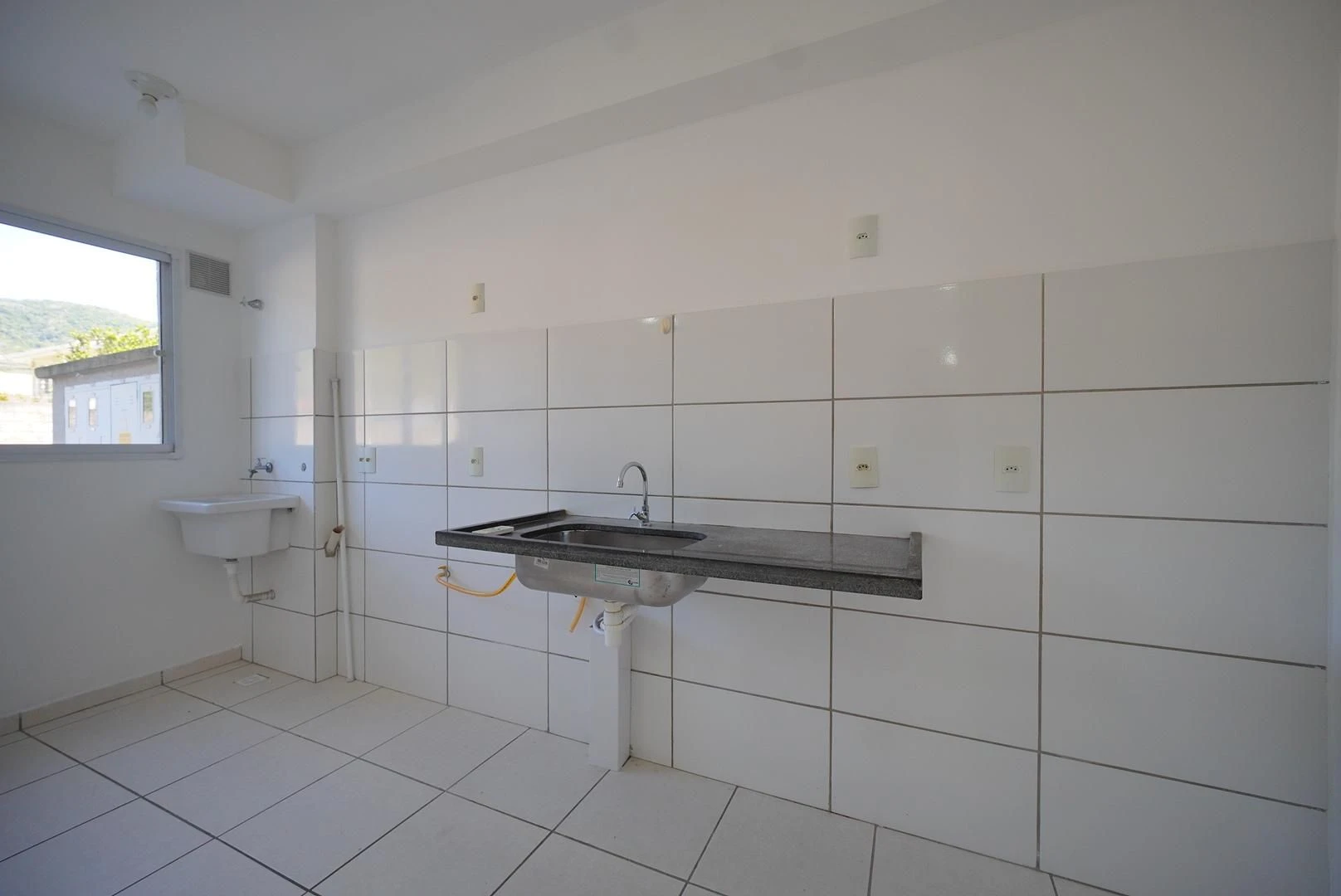 1-bedroom apartment with balcony and mountain view — photo 15