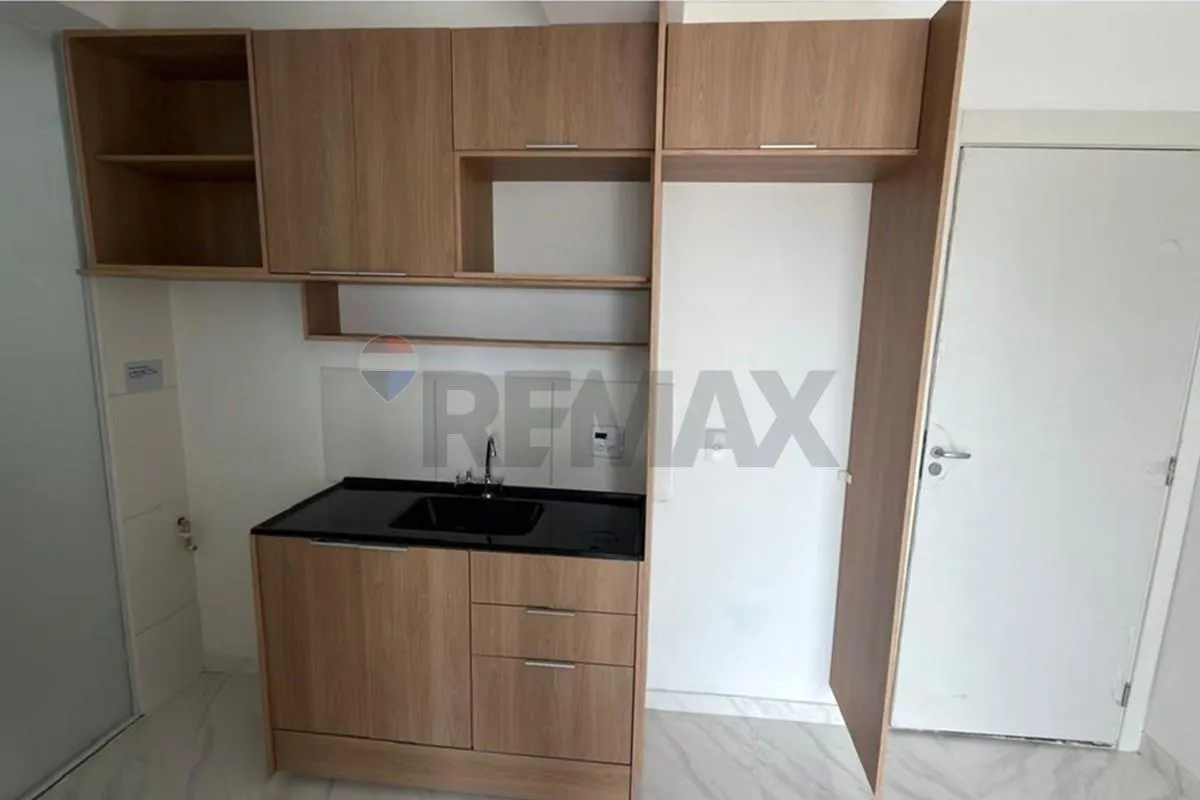 2-bedroom 40 m² apartment with a balcony on the 10th floor — photo 2