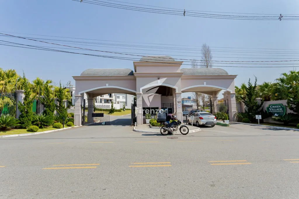 Furnished house with 4 bedrooms and 320 m² — photo 138