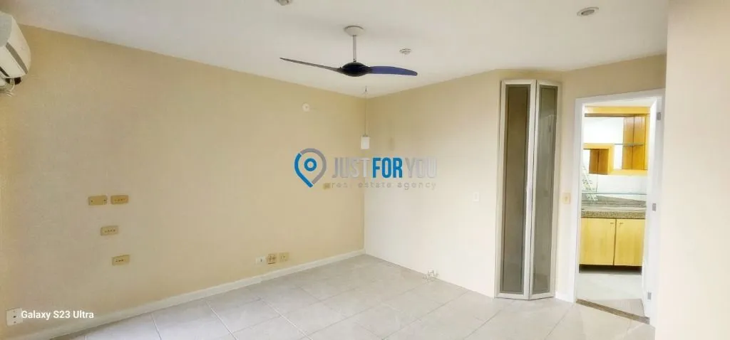 3-bedroom apartment with 4 baths and balcony — photo 27