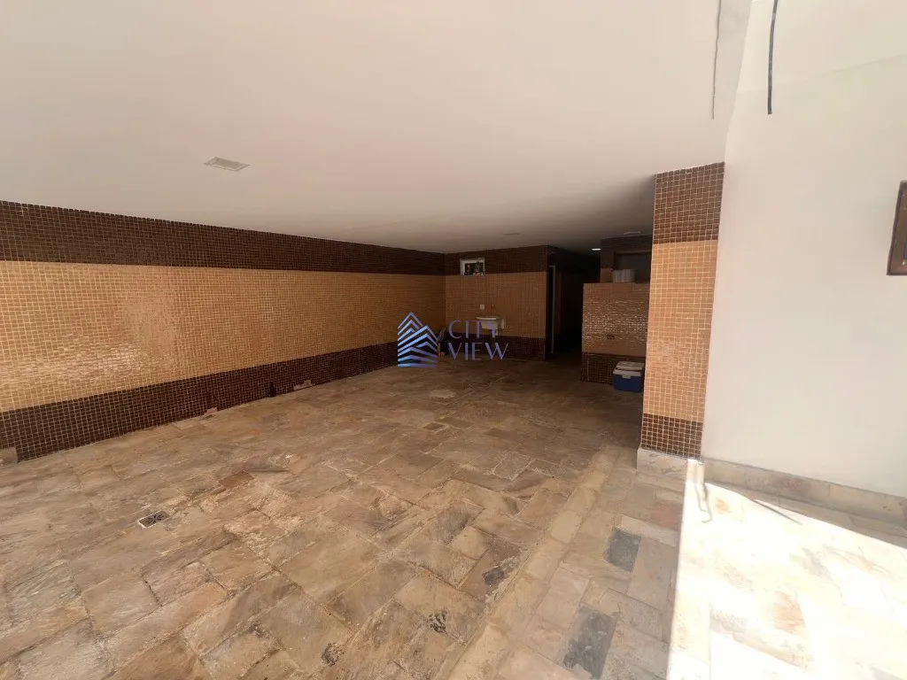 4-bedroom apartment with 5 bathrooms and a balcony — photo 43