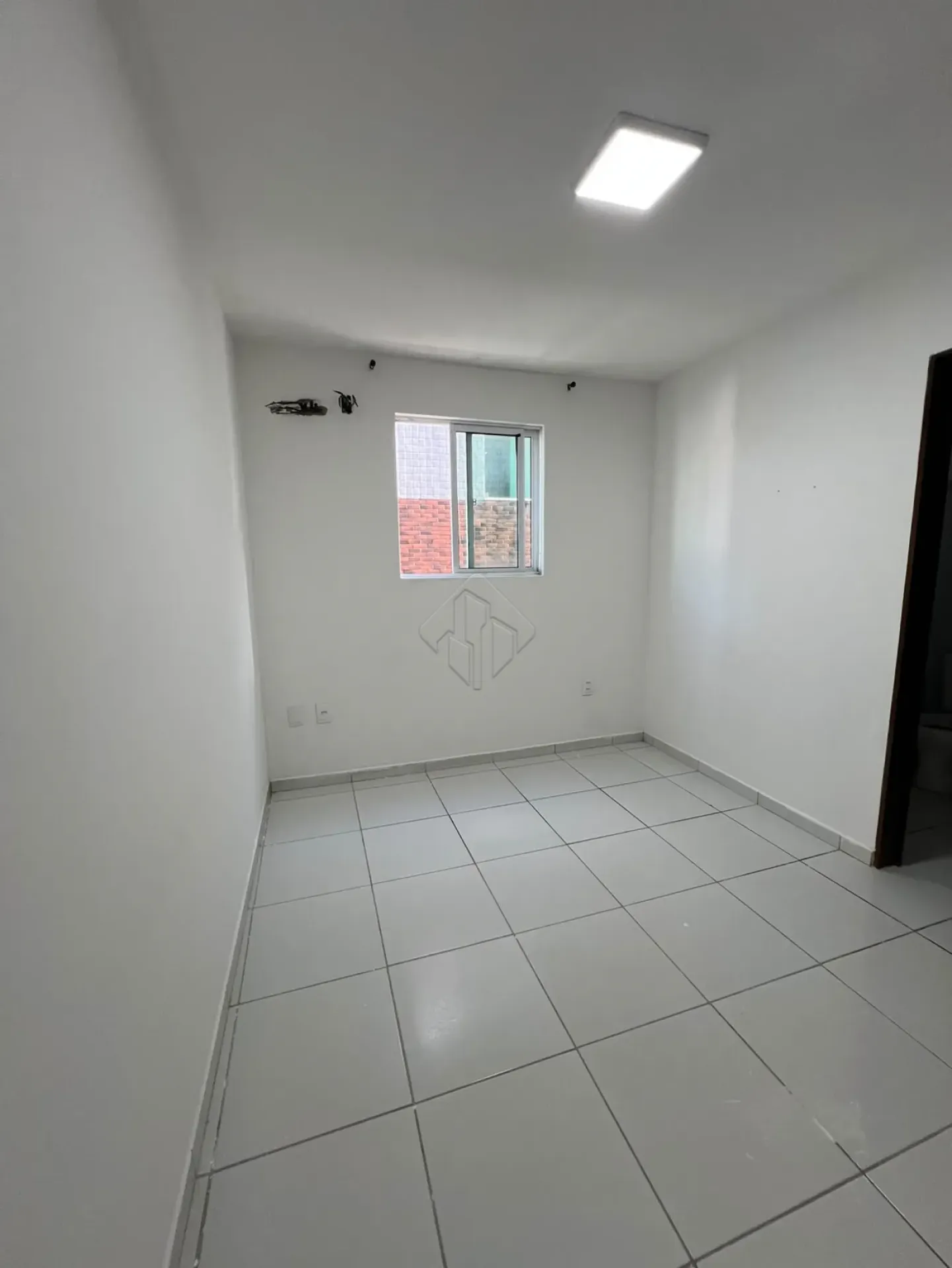 2-bedroom apartment with a suite and 1 parking spot — photo 3