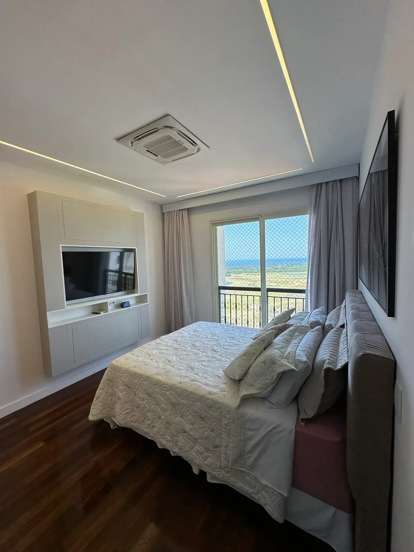 Duplex apartment with 600 m², 4 bedrooms and 4 parking — photo 28