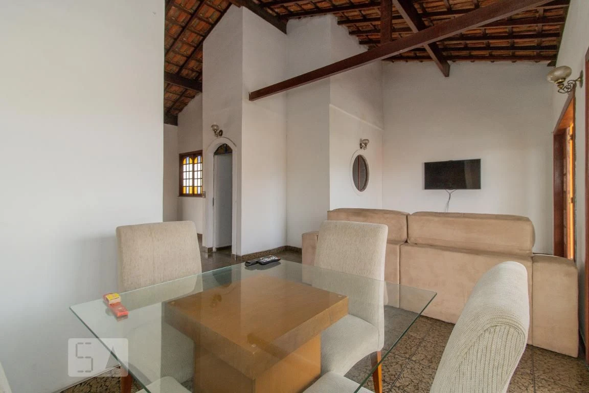 Rental house with 4 bedrooms and a private garden — photo 54