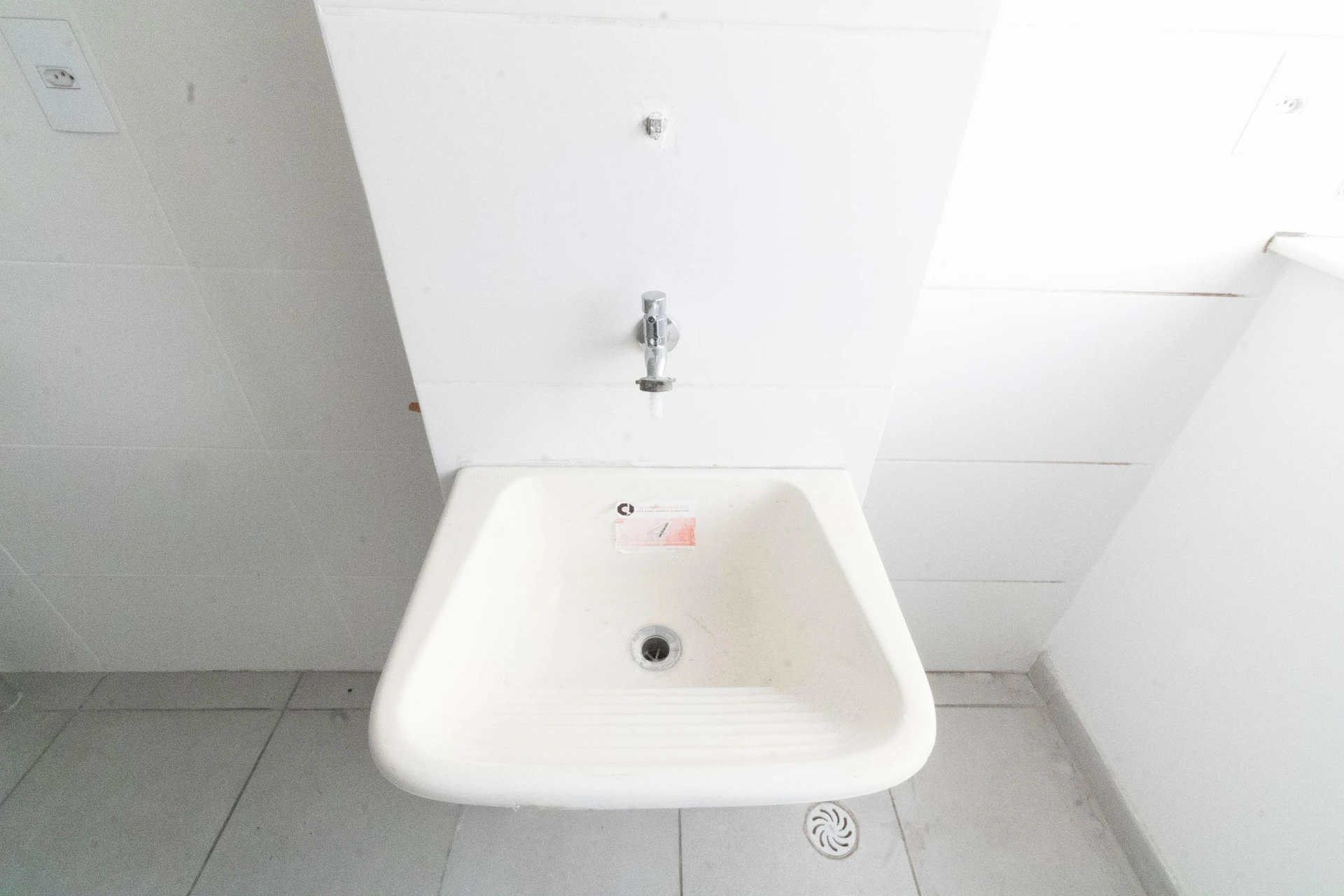2-bedroom apartment in a building with a gym — photo 15