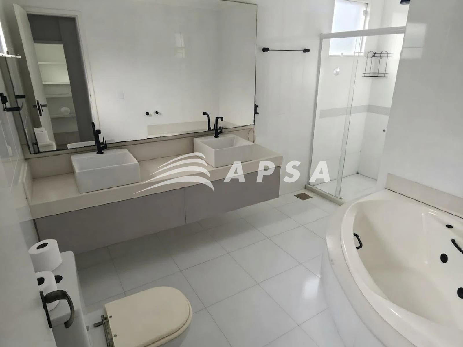 Casa para locação com 3 suítes e jardim privativo — photo 15
