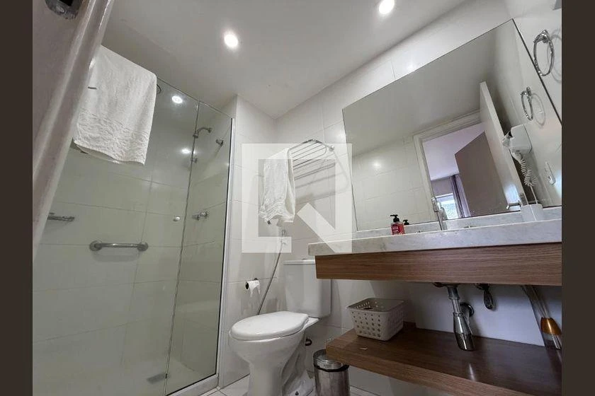Furnished 2-bedroom apartment with an en-suite pair — photo 27