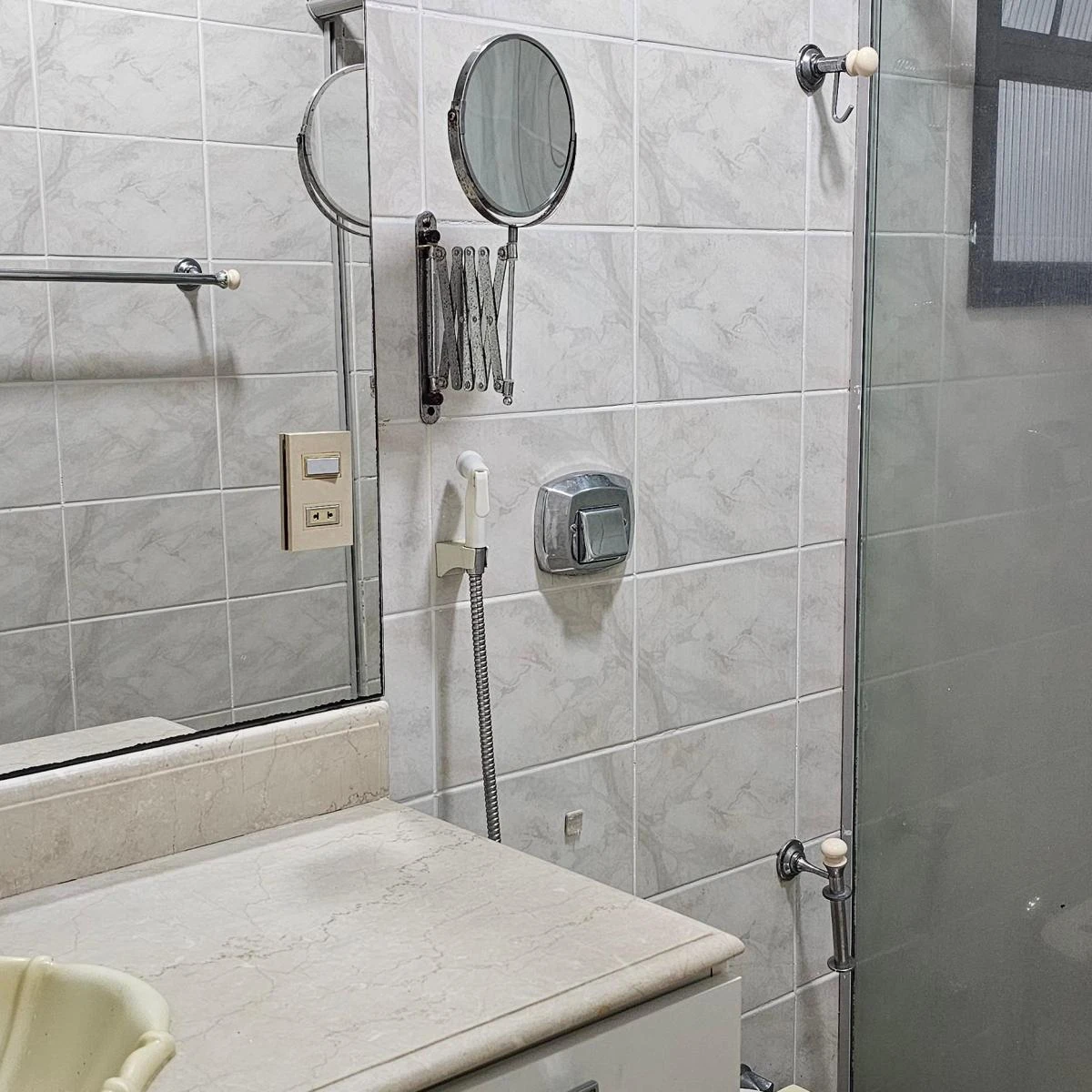 197 m² furnished apartment with 3 bedrooms and 2 parking spaces — photo 25