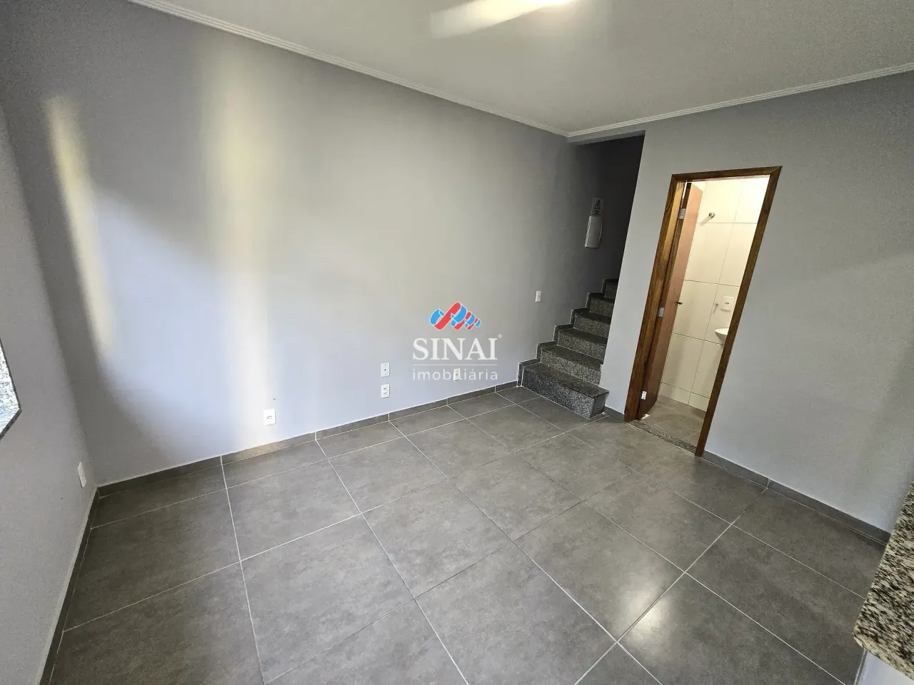 2-bedroom unfurnished apartment with a balcony — photo 18