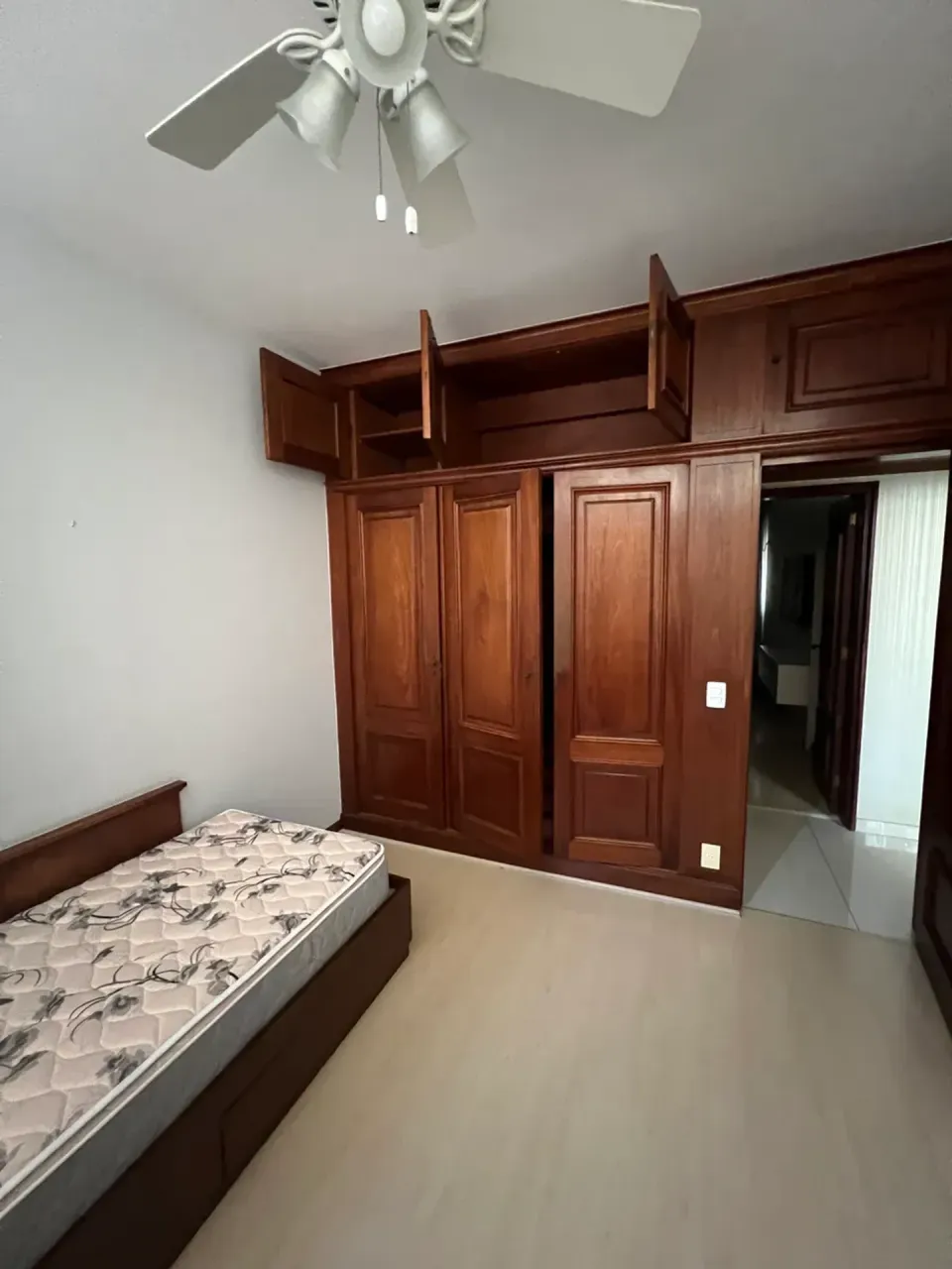 Apartamento para alugar mobiliado com 3 quartos e 2 banheiros — photo 2