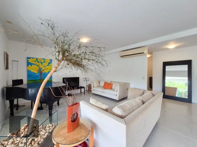 Apartment with 4 bedrooms and 4 bathrooms — photo 10